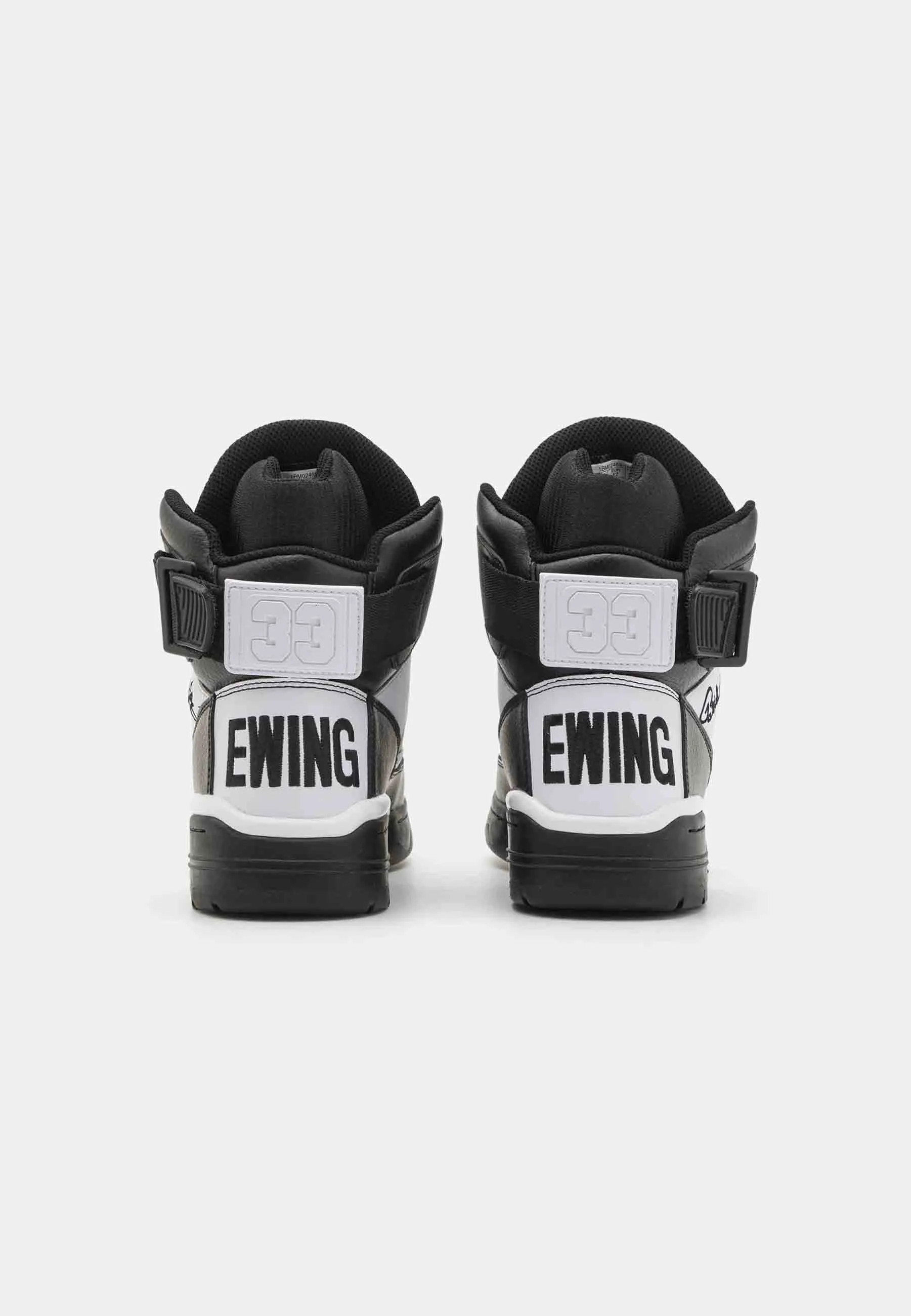 33 - Sneakers alte