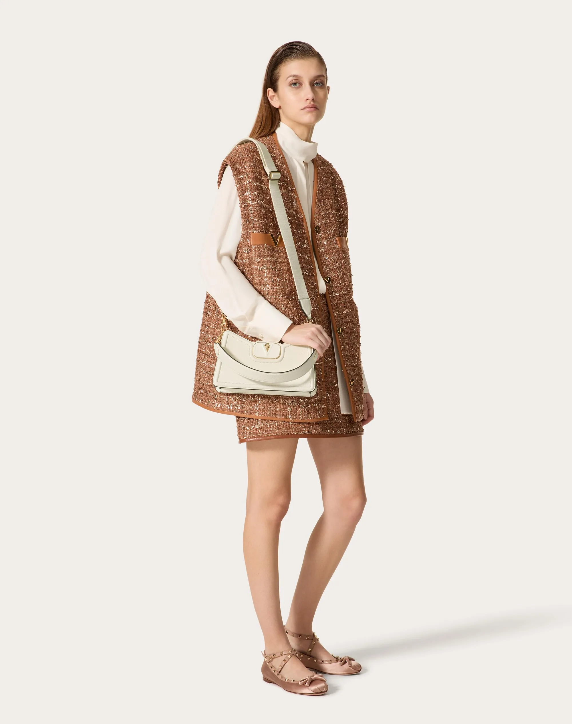 BORSA A SPALLA VLOGO LEATHER IN VITELLO GRANATO