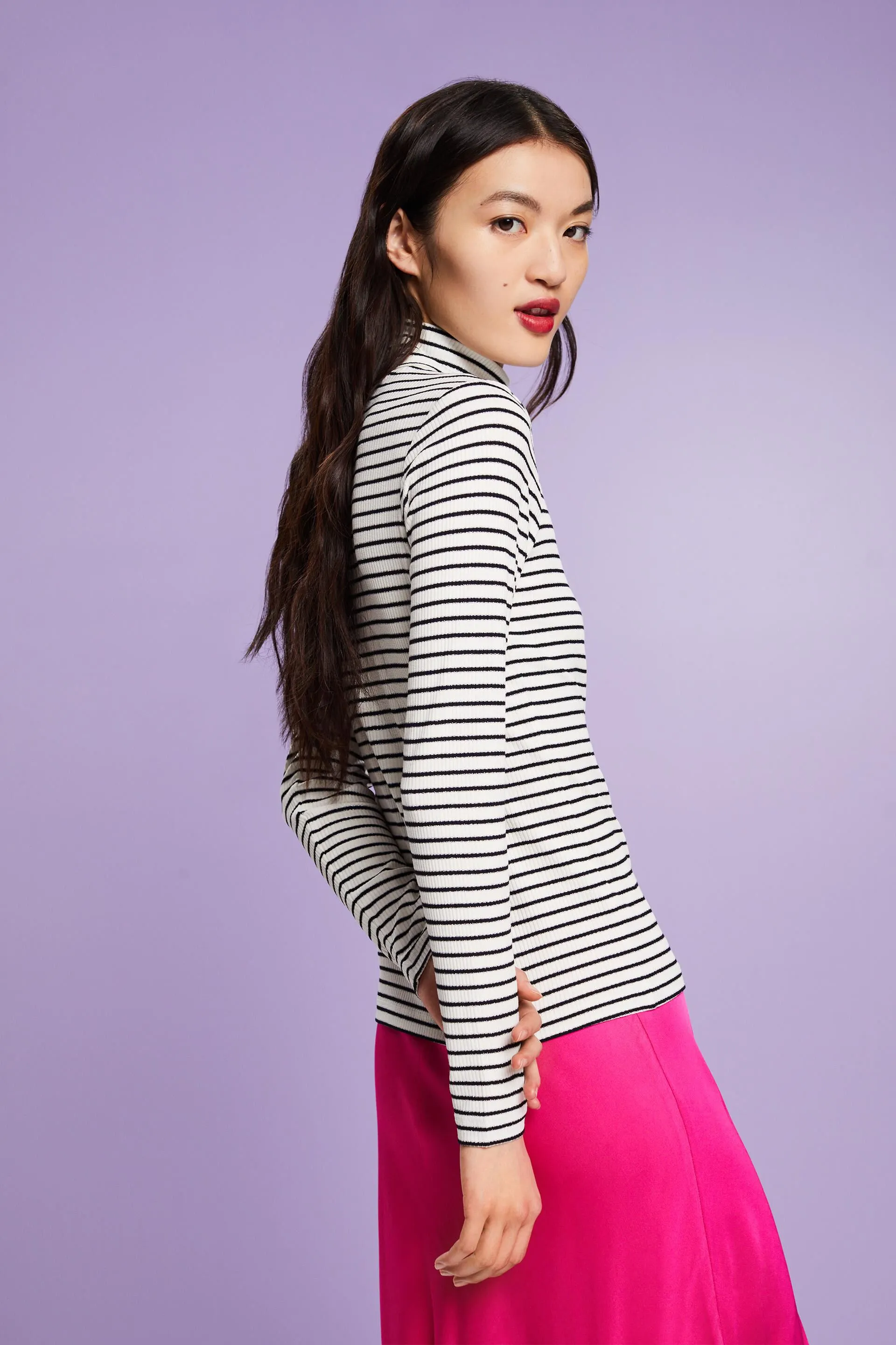 Maglia a maniche lunghe con collo a tartaruga e righe glitterate