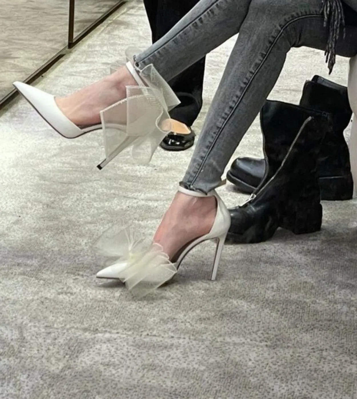Scarpe da donna Sandali con tacco alto 2022 Nuovi sandali con tacco a spillo a punta con fiocco Scarpe da diserbo