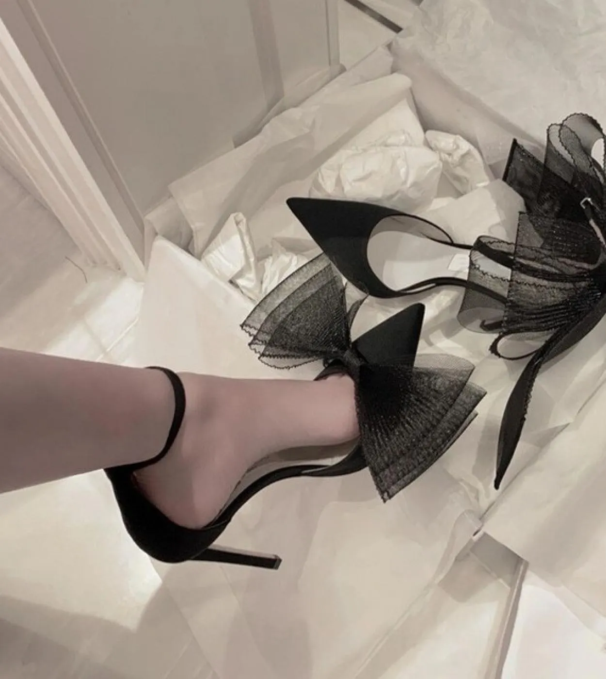 Scarpe da donna Sandali con tacco alto 2022 Nuovi sandali con tacco a spillo a punta con fiocco Scarpe da diserbo