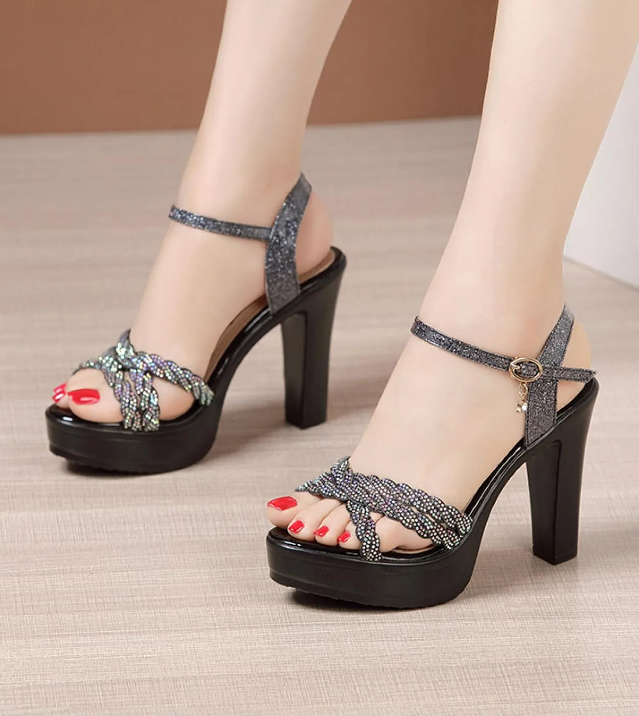 Scarpe da donna Sandali con tacco alto Sandali con tacco alto Scarpe estive Moda Strass Weave Wedge Zeppe Scarpe da festa Taglia
