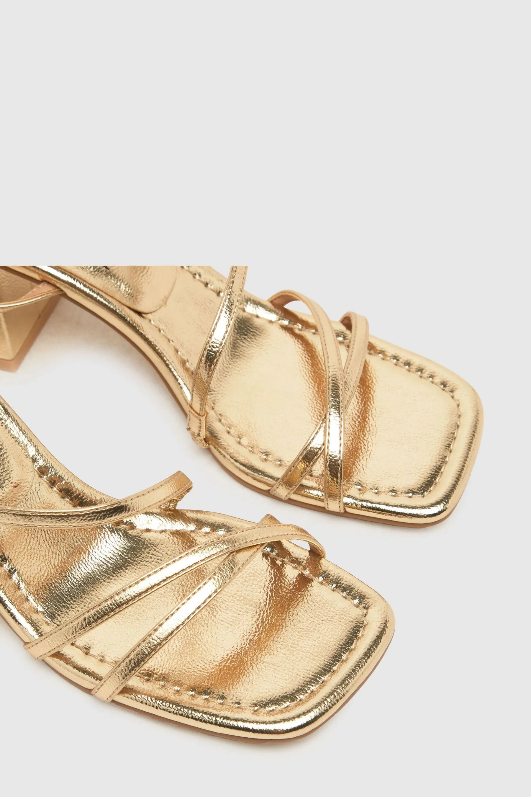 Schuh - Sully - Scarpe con tacco largo e listini